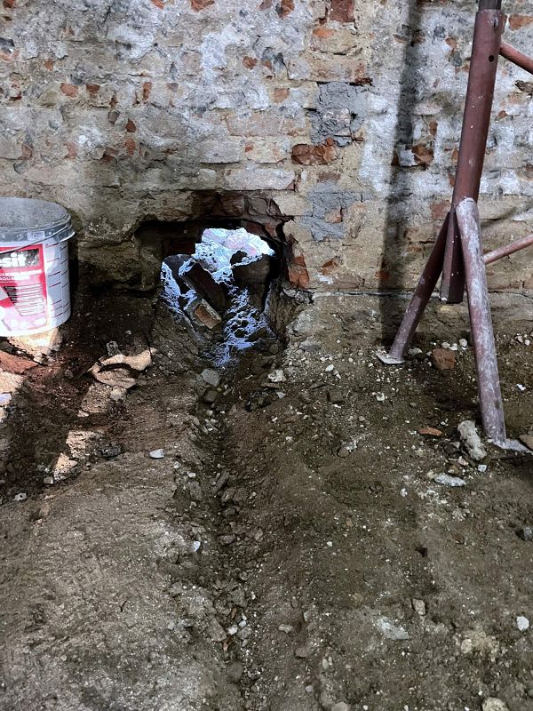 Oprava Komensk�ho s�n�