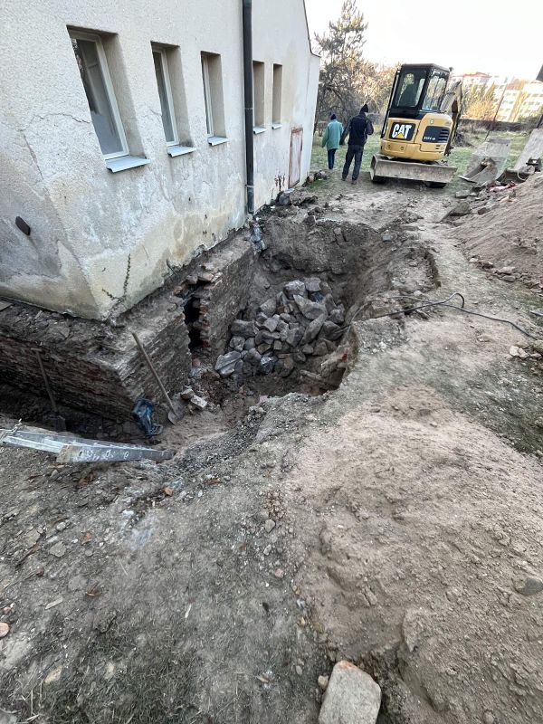 Oprava Komensk�ho s�n�