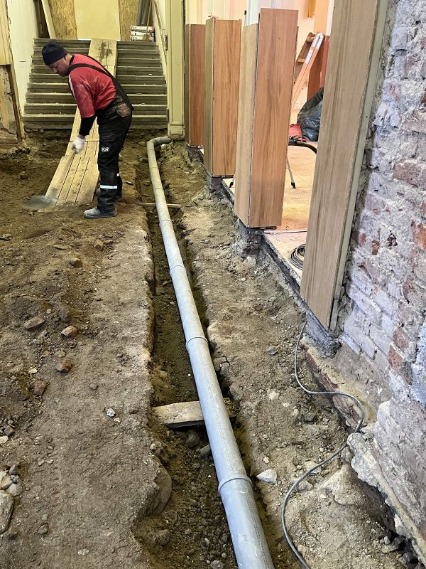 Oprava Komensk�ho s�n�