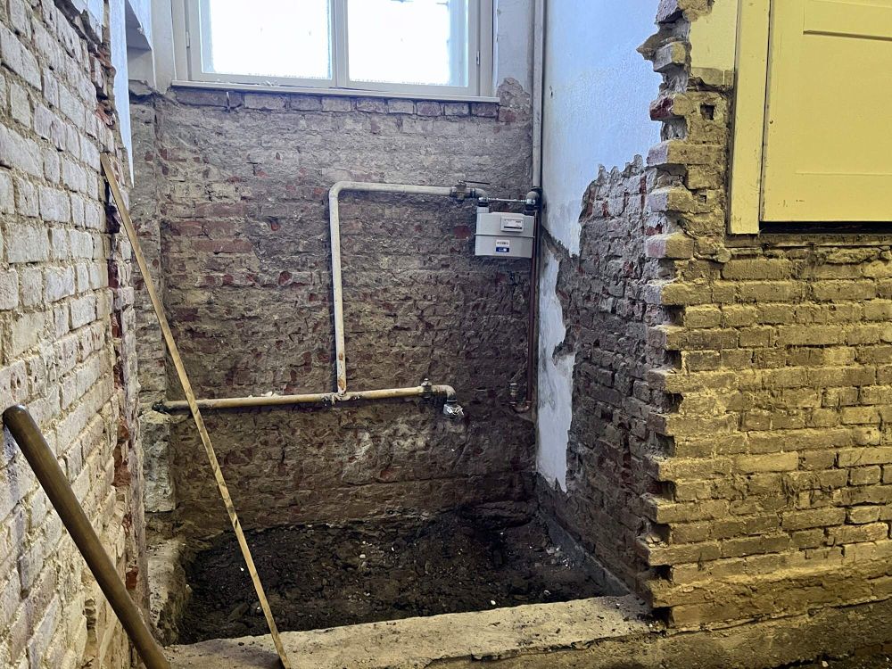 Oprava Komensk�ho s�n�