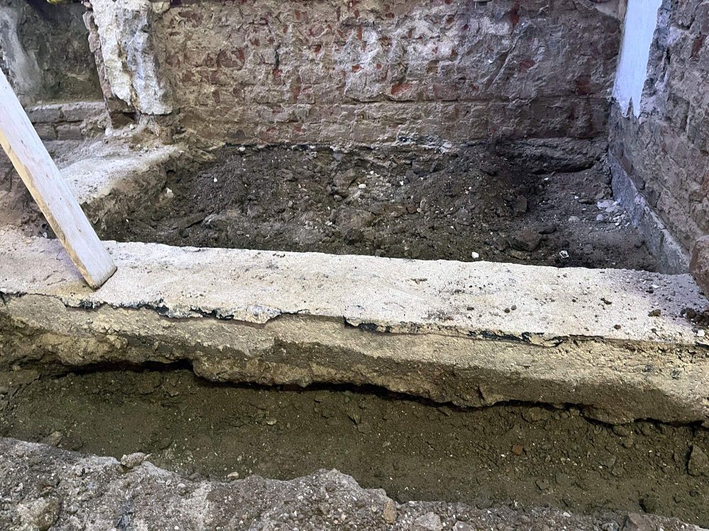 Oprava Komensk�ho s�n�