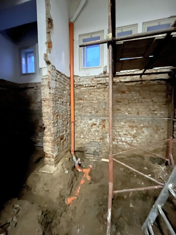 Oprava Komensk�ho s�n�