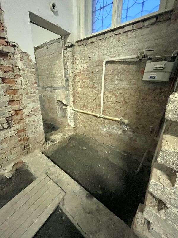 Oprava Komensk�ho s�n�