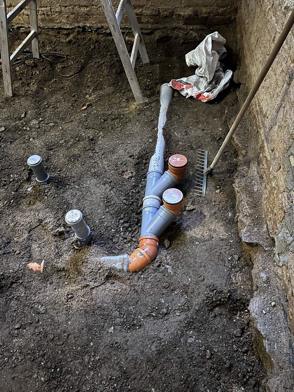 Oprava Komensk�ho s�n�