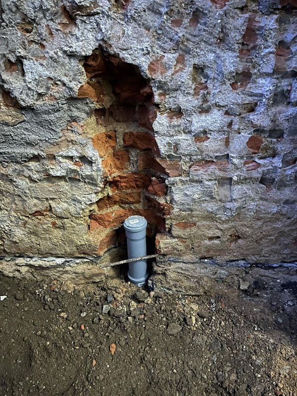 Oprava Komensk�ho s�n�