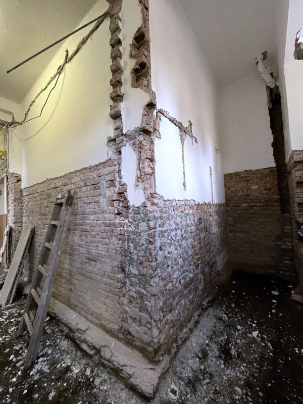 Oprava Komensk�ho s�n�