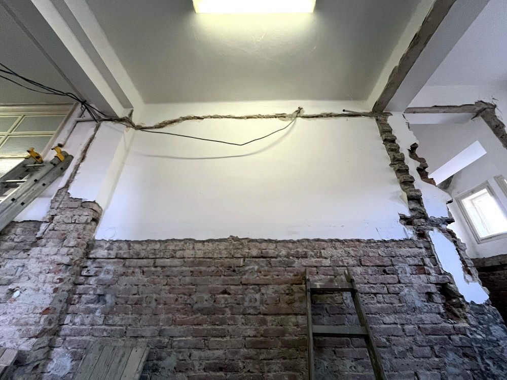 Oprava Komensk�ho s�n�