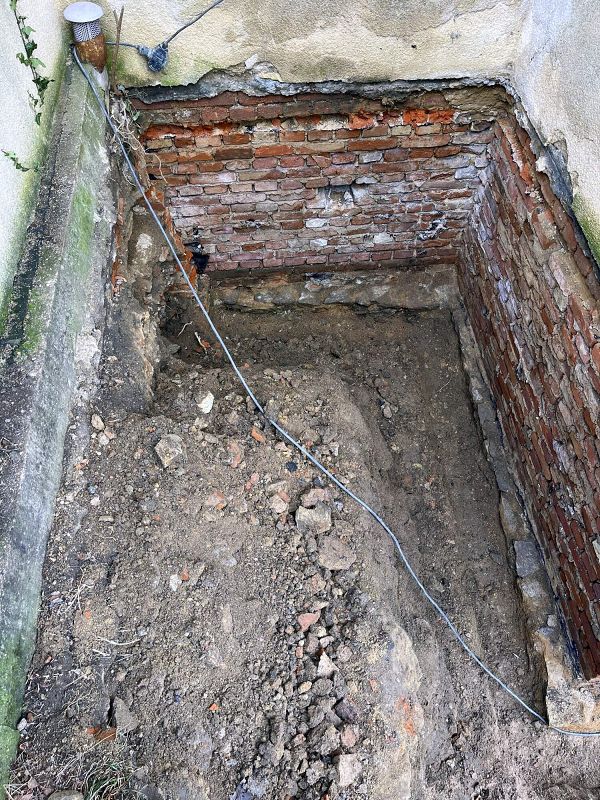 Oprava Komensk�ho s�n�