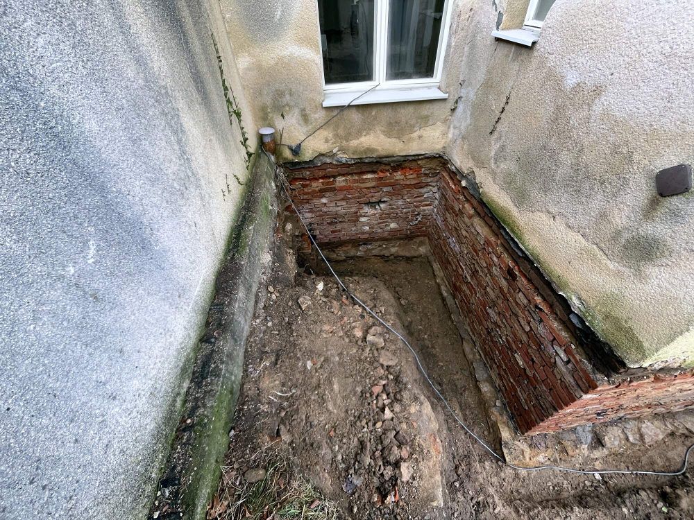 Oprava Komensk�ho s�n�