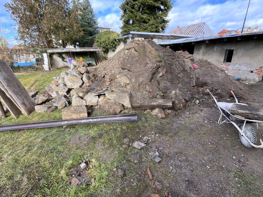 Oprava Komensk�ho s�n�