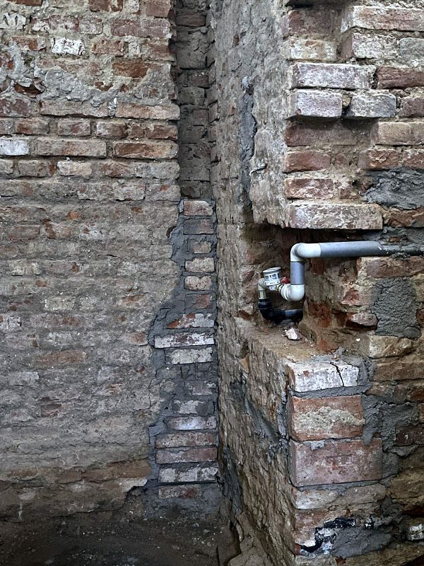 Oprava Komensk�ho s�n�