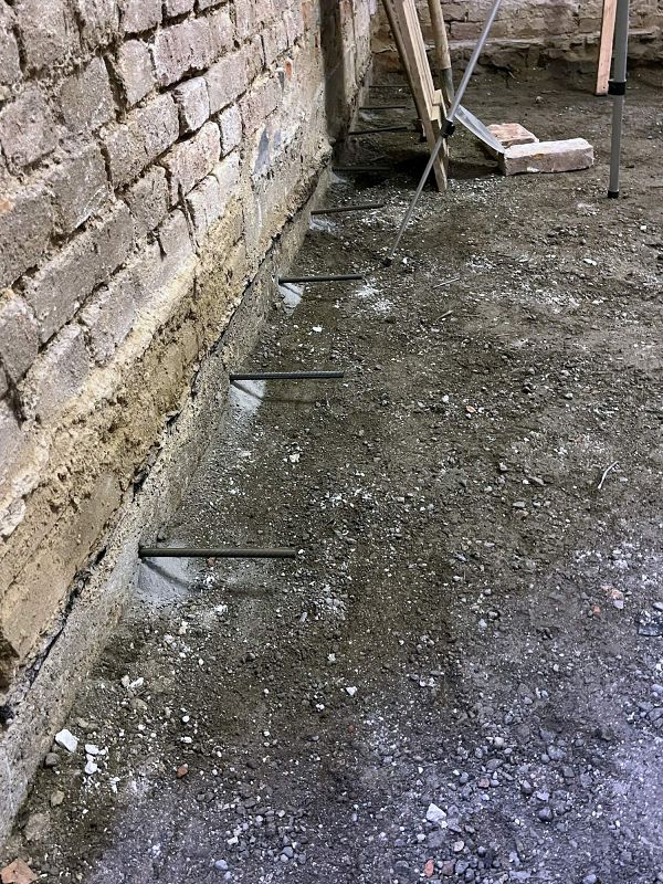 Oprava Komensk�ho s�n�