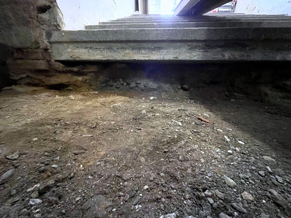 Oprava Komensk�ho s�n�