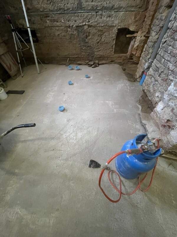 Oprava Komensk�ho s�n�