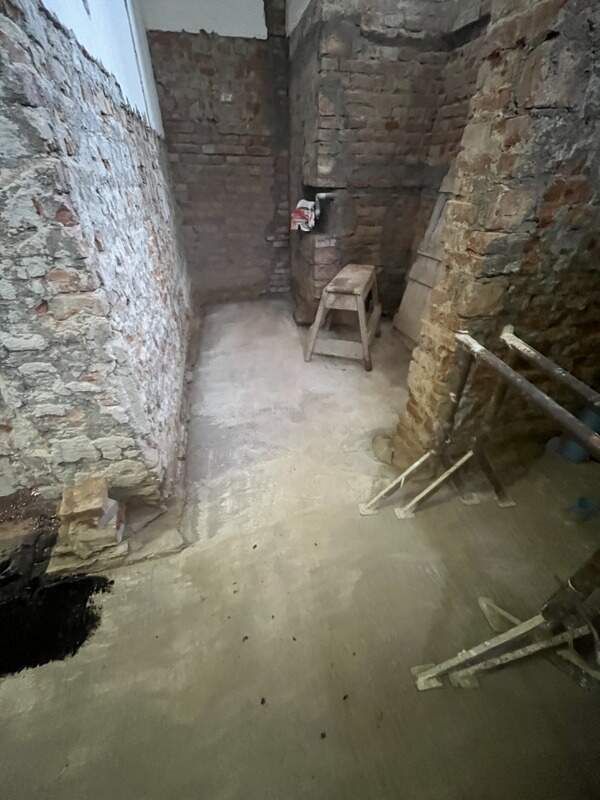 Oprava Komensk�ho s�n�