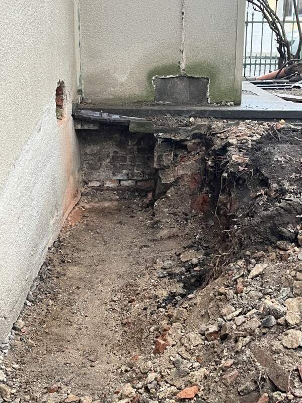 Oprava Komensk�ho s�n�