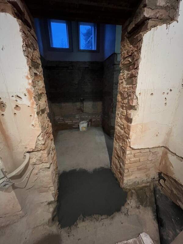 Oprava Komensk�ho s�n�