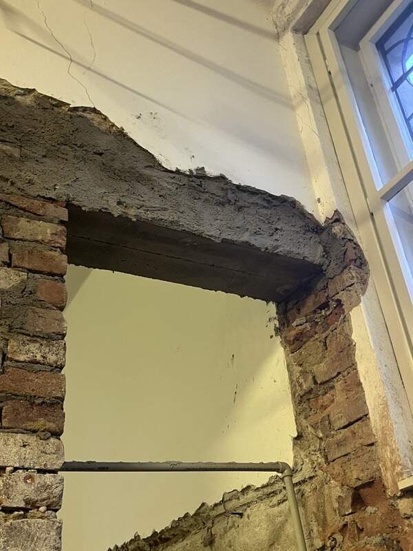 Oprava Komensk�ho s�n�