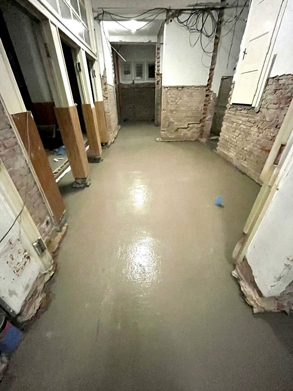 Oprava Komensk�ho s�n�