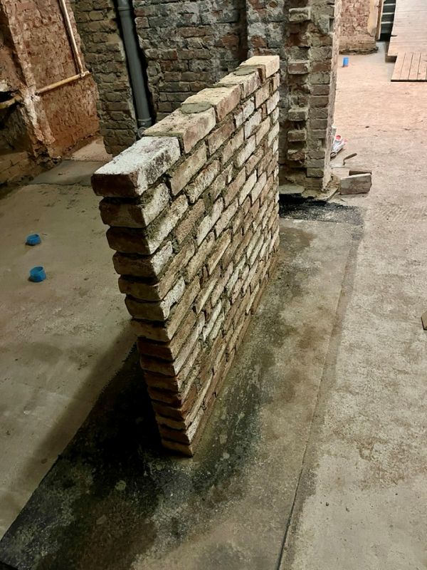 Oprava Komensk�ho s�n�