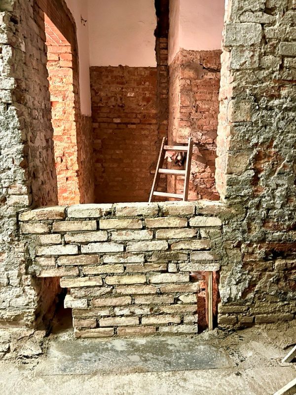 Oprava Komensk�ho s�n�