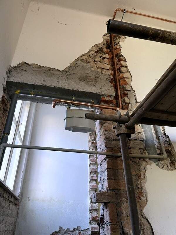 Oprava Komensk�ho s�n�