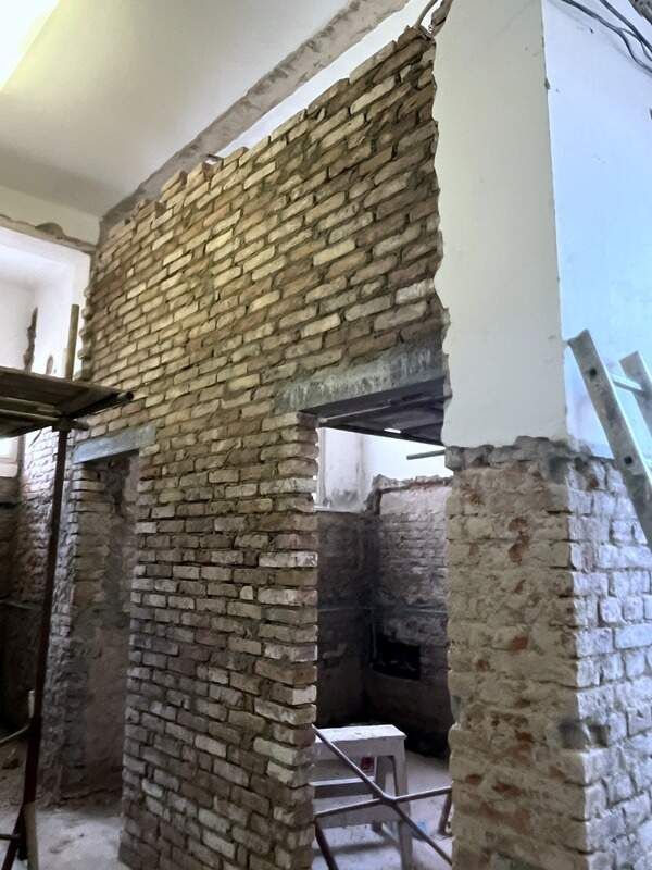 Oprava Komensk�ho s�n�