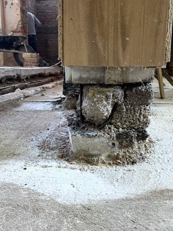 Oprava Komensk�ho s�n�