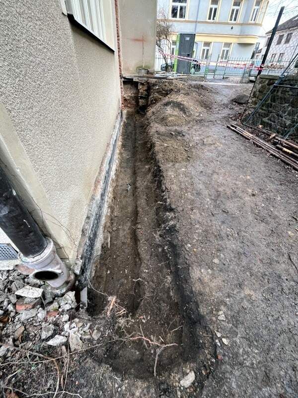 Oprava Komensk�ho s�n�