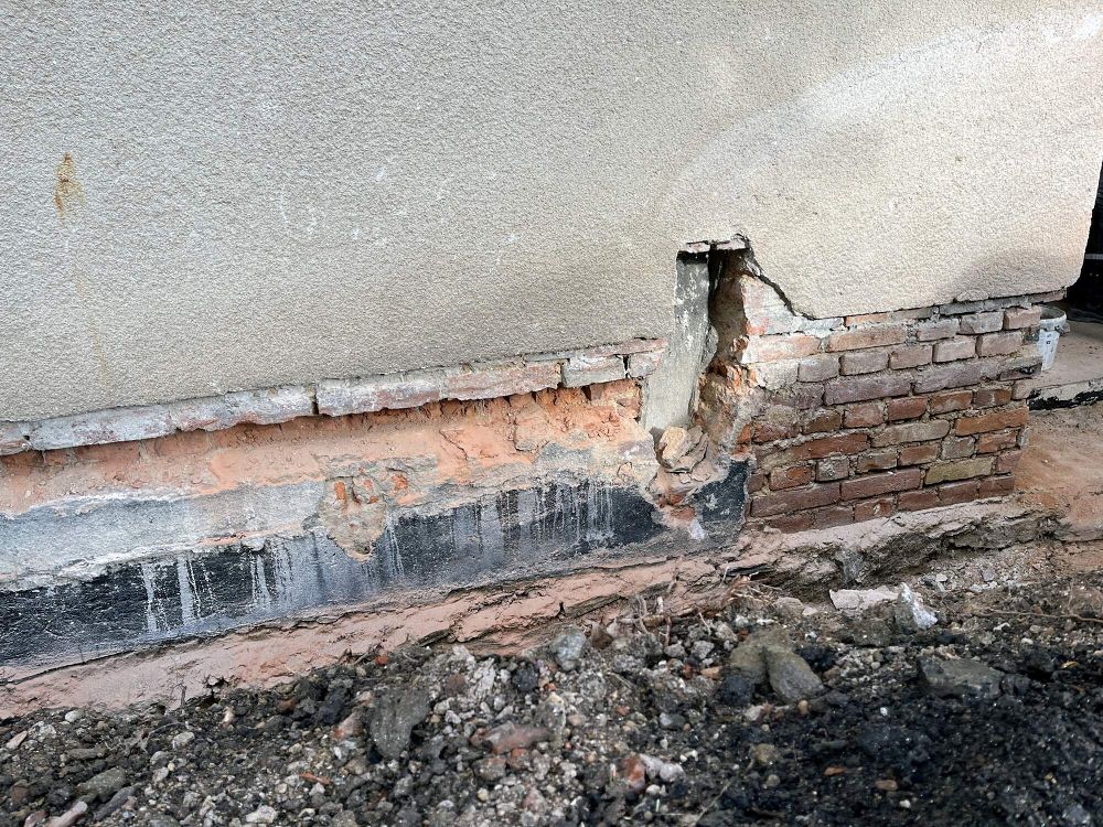 Oprava Komensk�ho s�n�