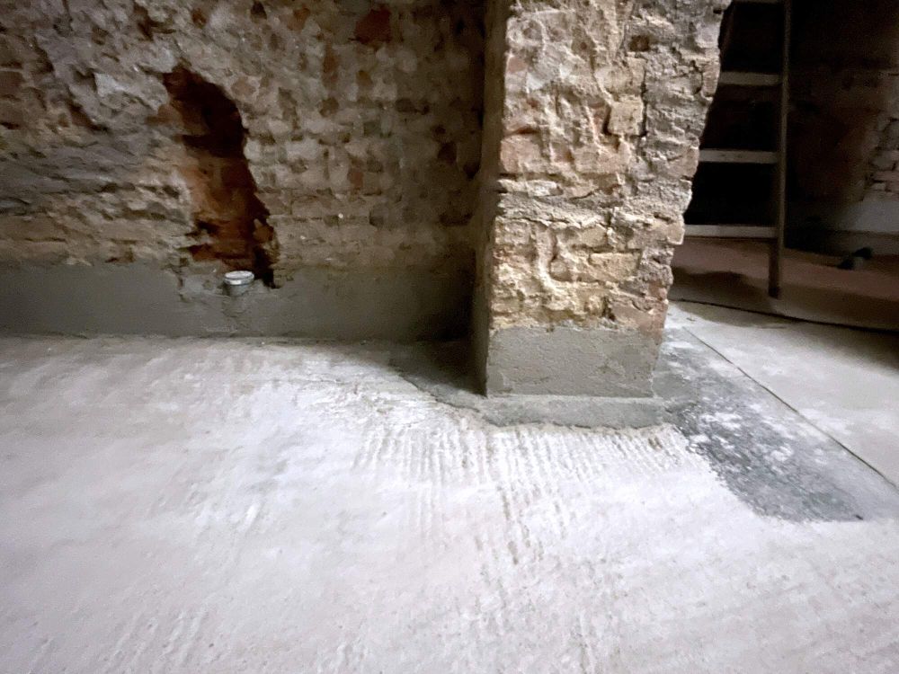 Oprava Komensk�ho s�n�