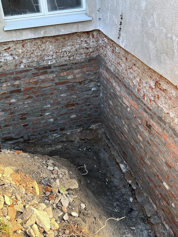 Oprava Komensk�ho s�n�