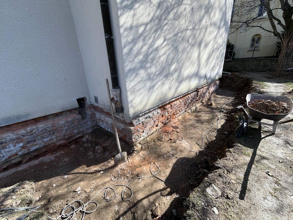 Oprava Komensk�ho s�n�