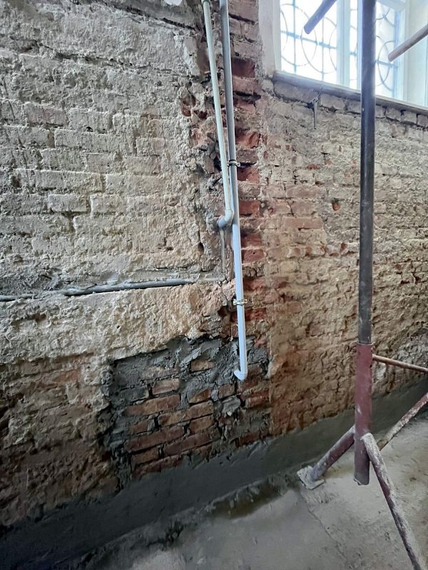 Oprava Komensk�ho s�n�