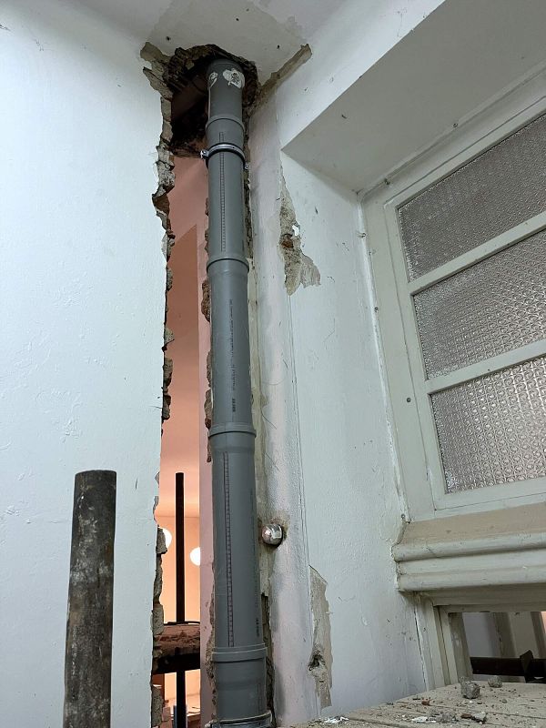 Oprava Komensk�ho s�n�