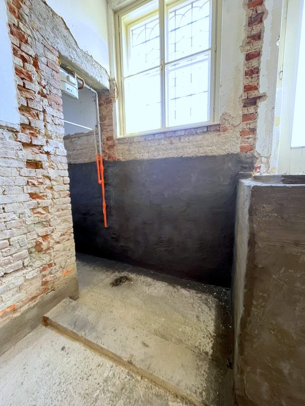 Oprava Komensk�ho s�n�