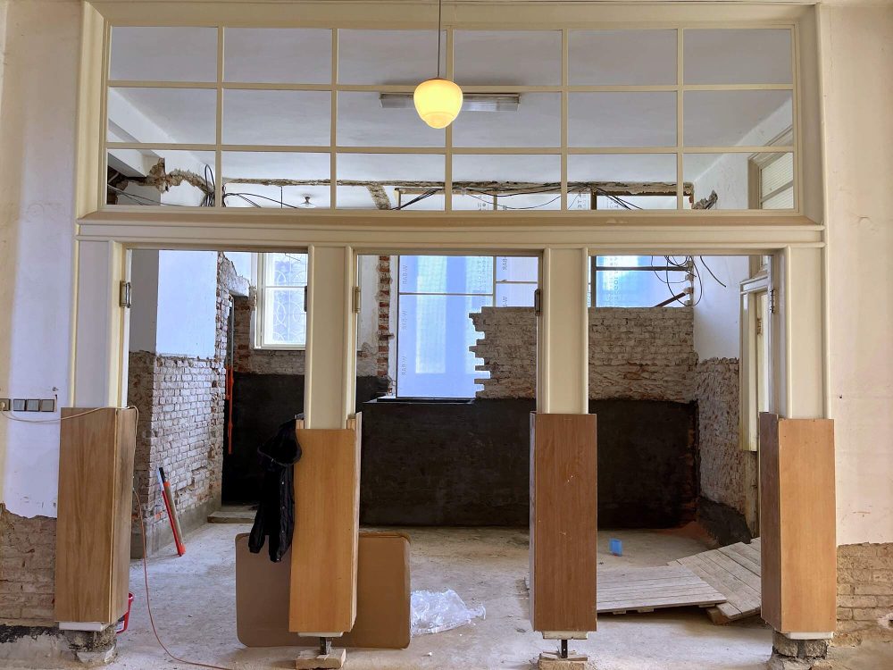 Oprava Komensk�ho s�n�