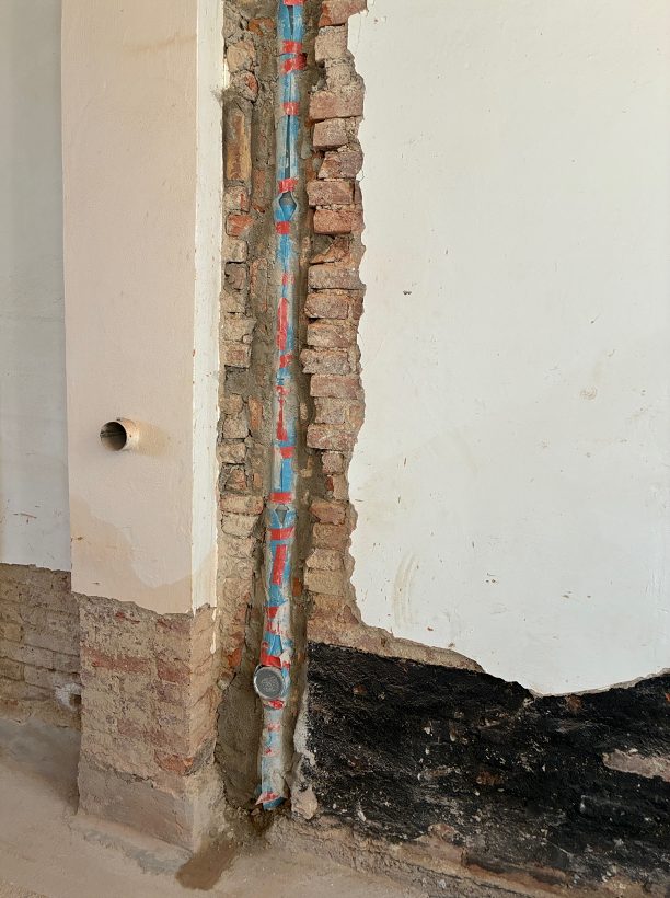 Oprava Komensk�ho s�n�