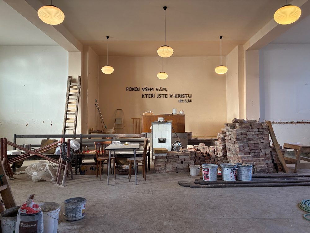 Oprava Komensk�ho s�n�