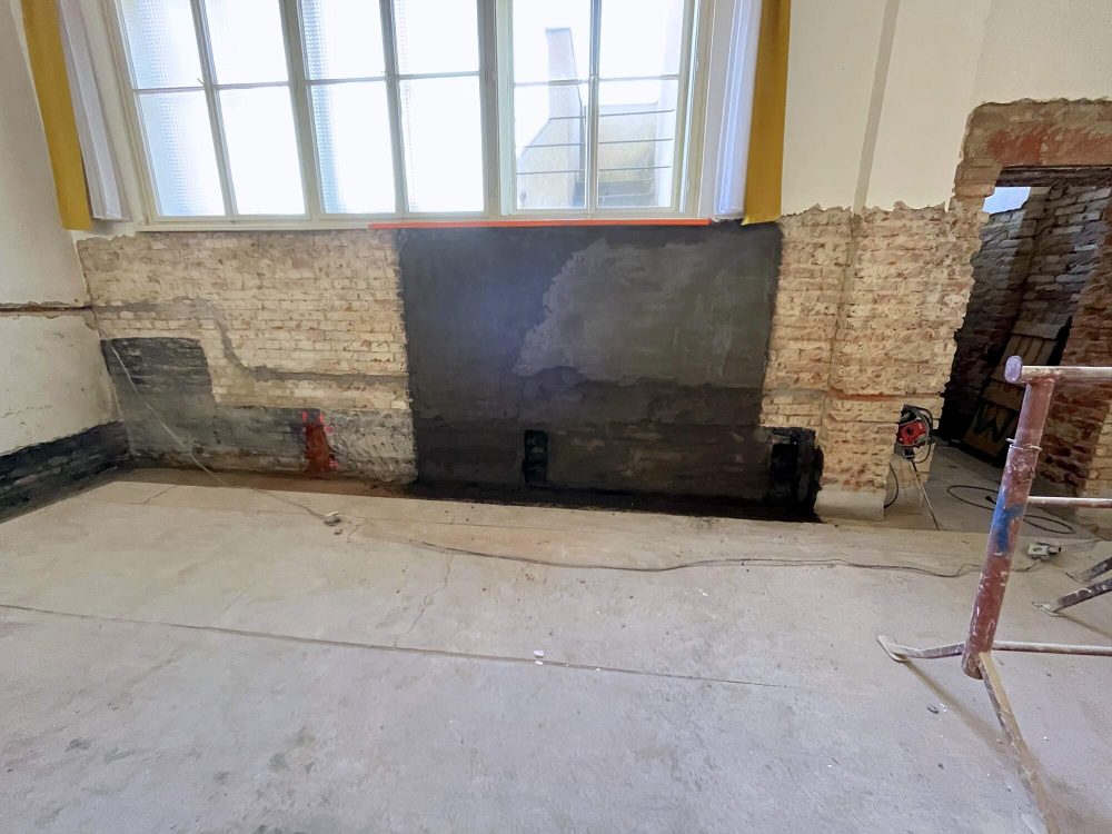 Oprava Komensk�ho s�n�