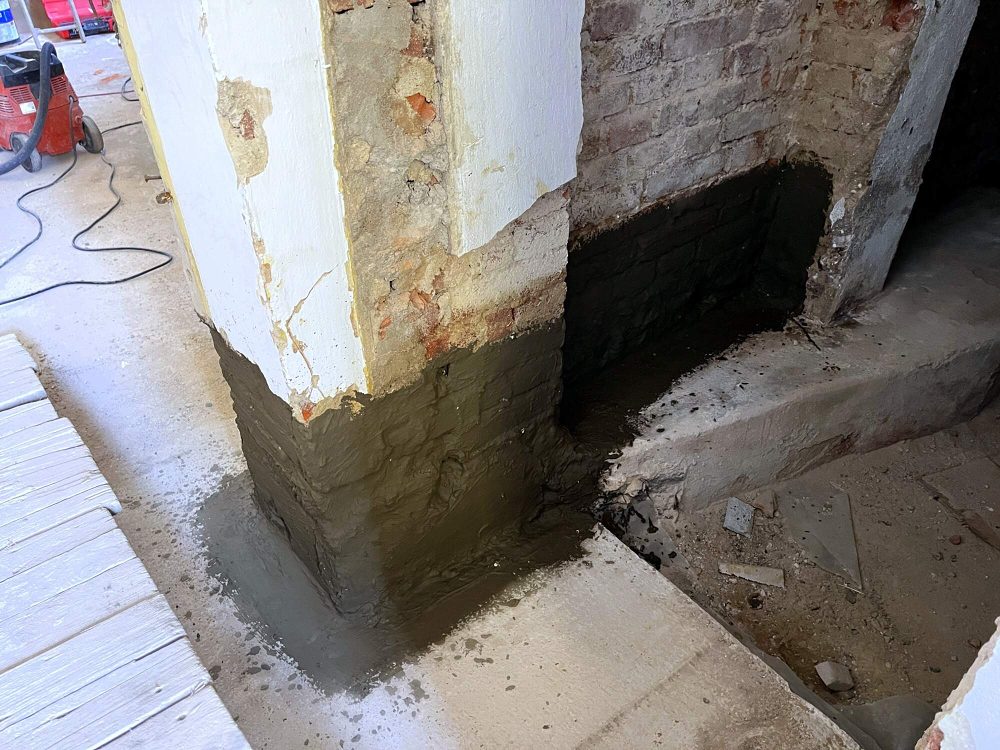 Oprava Komensk�ho s�n�