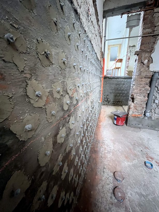 Oprava Komensk�ho s�n�