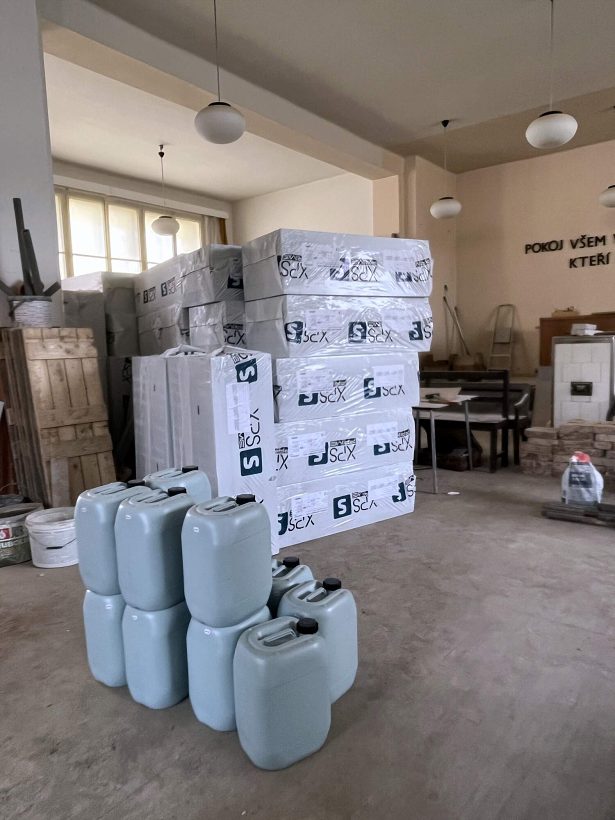 Oprava Komensk�ho s�n�