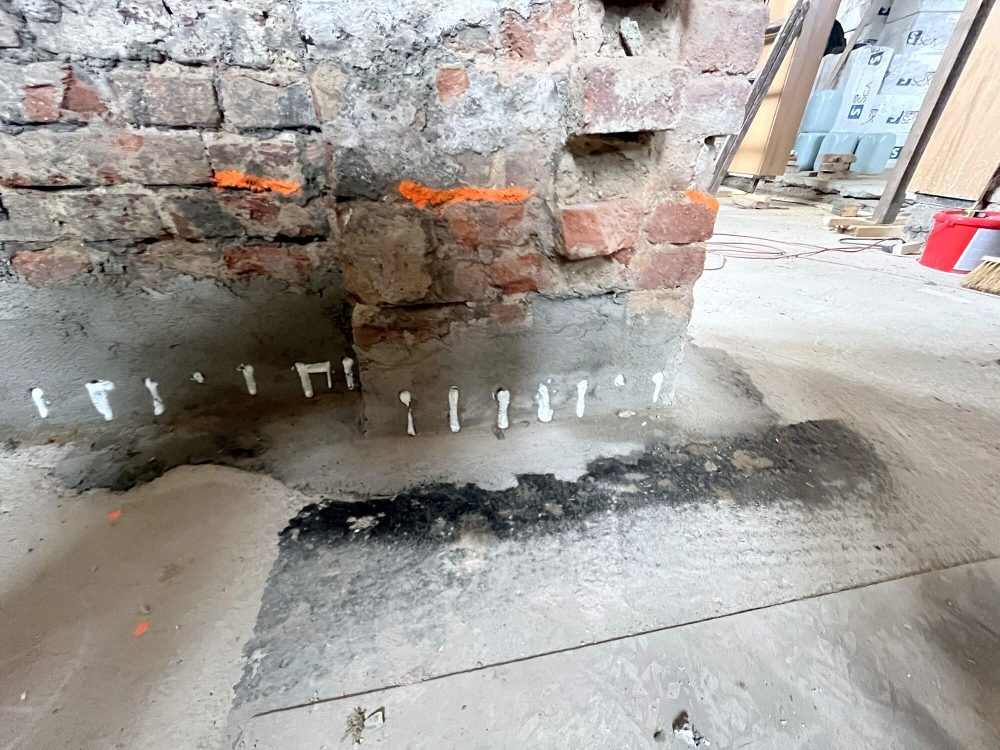 Oprava Komensk�ho s�n�