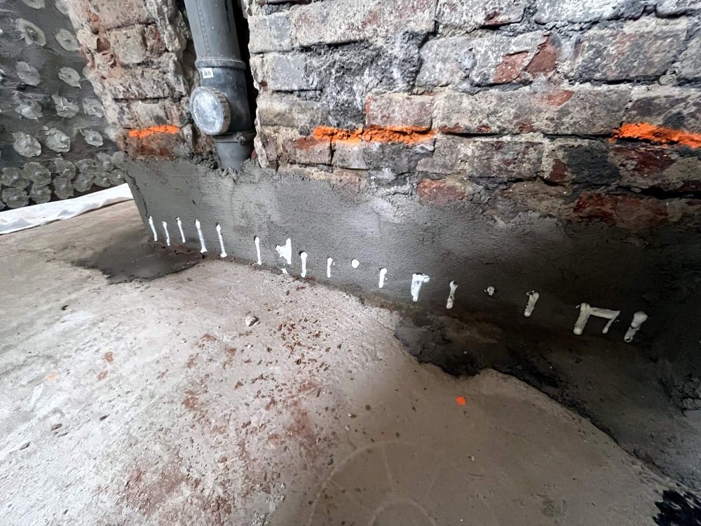 Oprava Komensk�ho s�n�