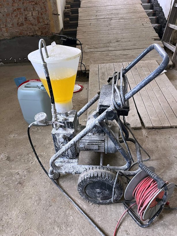 Oprava Komensk�ho s�n�