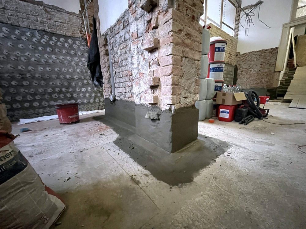 Oprava Komensk�ho s�n�