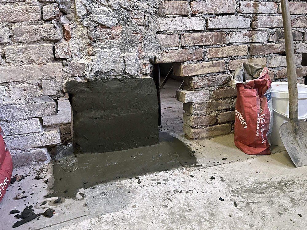 Oprava Komensk�ho s�n�