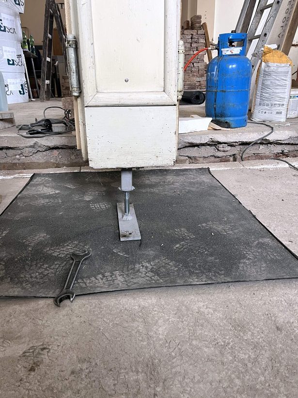 Oprava Komensk�ho s�n�