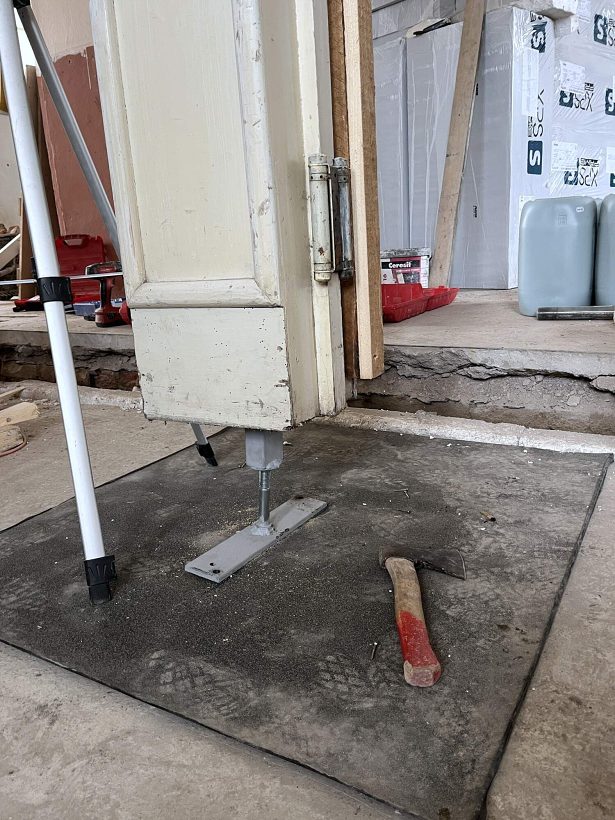 Oprava Komensk�ho s�n�